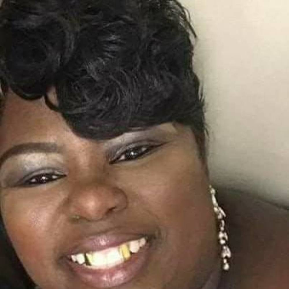 Meet your Posher, Charlina